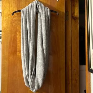 Gray Circle scarf